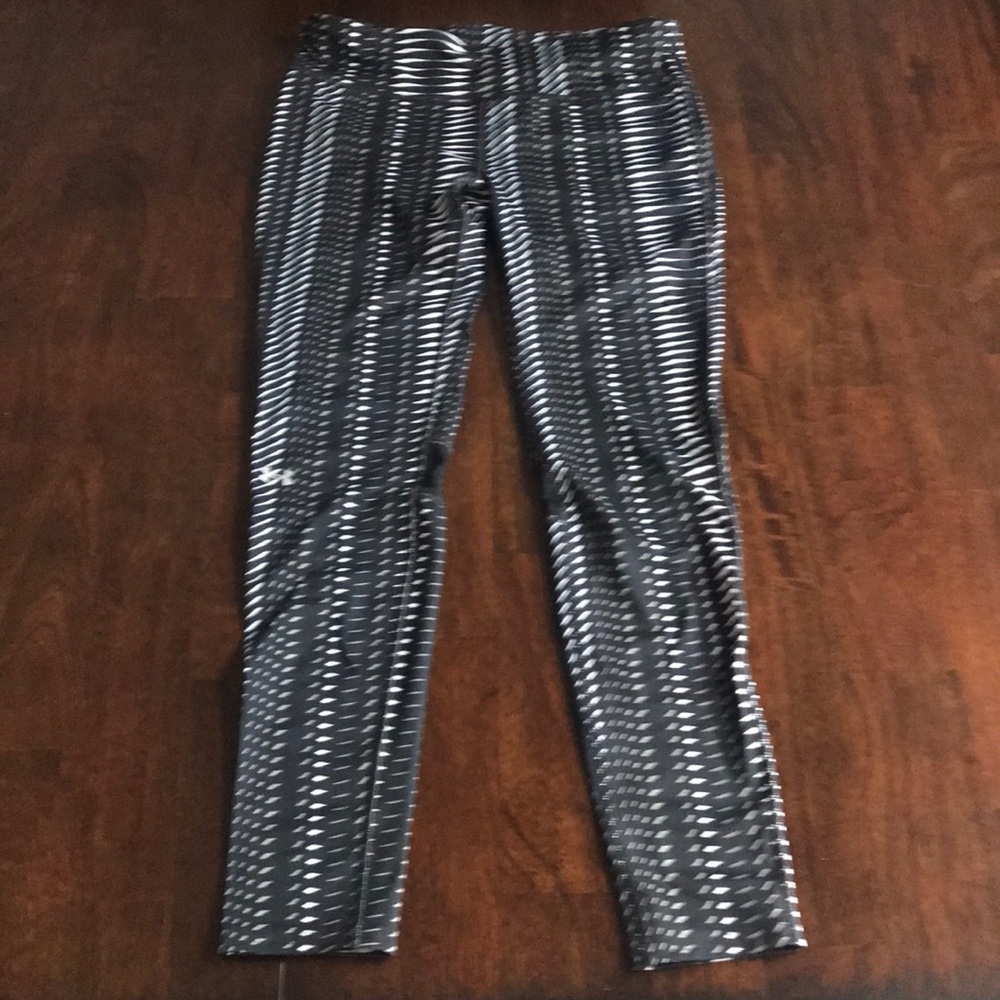 Under armour women’s leggings, medium